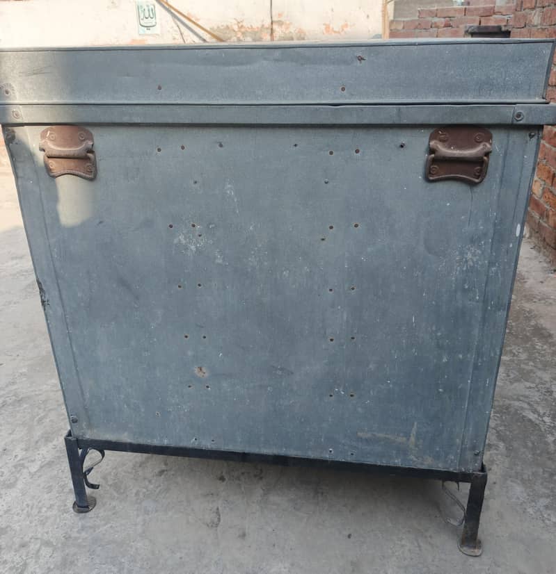 trunk petti 4