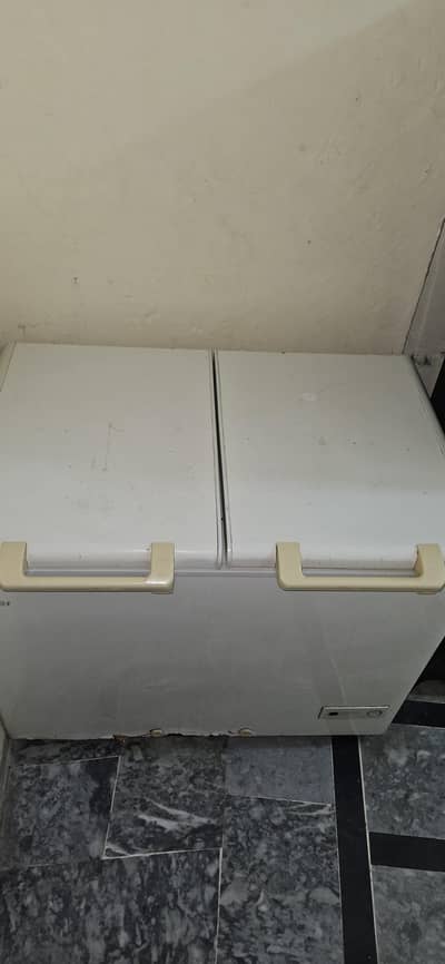 HAIRE FREEZER WORKING PERFECTLY