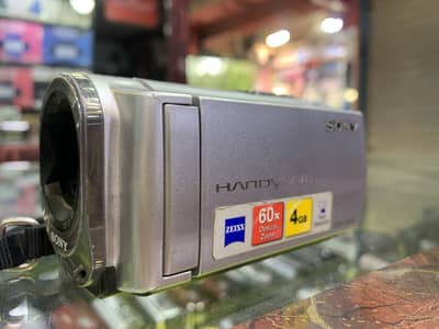 Handycam sony 60+ zoom full 10/10 one year Shop warranty final 15000/