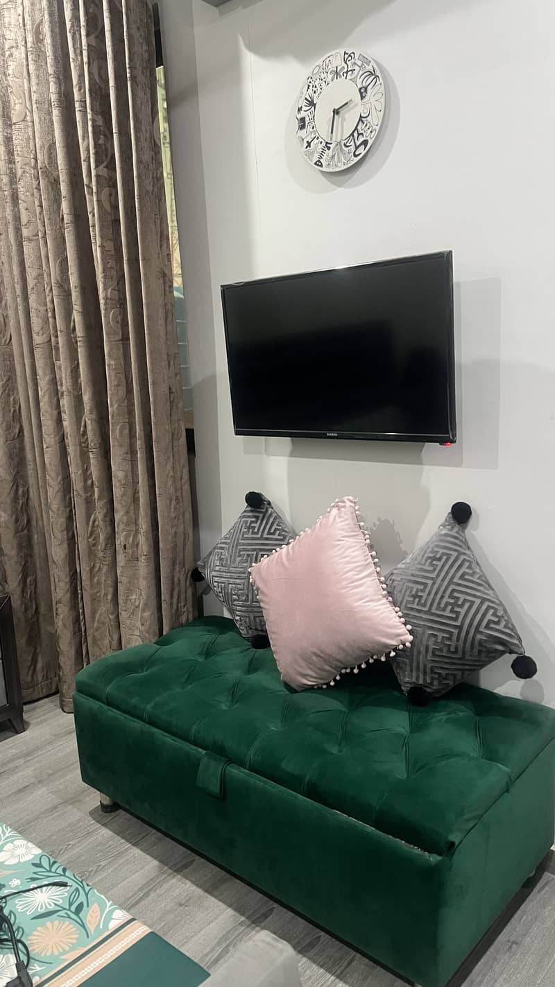 Storage Ottoman / couch 6