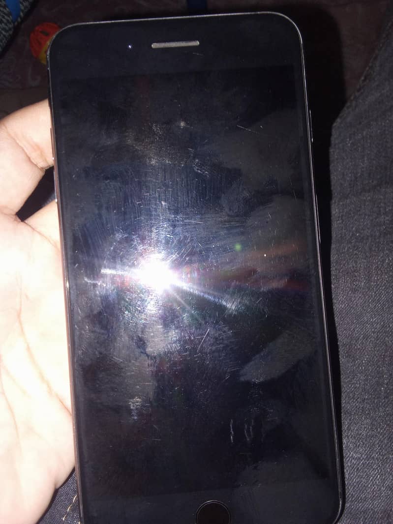 Apple iPhone 8 Plus 0