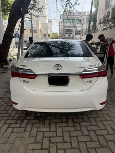 TOYOTA COROLLA ALTIS GRANDE1.8 2018 model 2018reg  75k milleage white