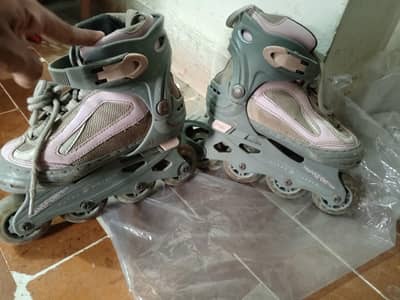 skating shos only 3000