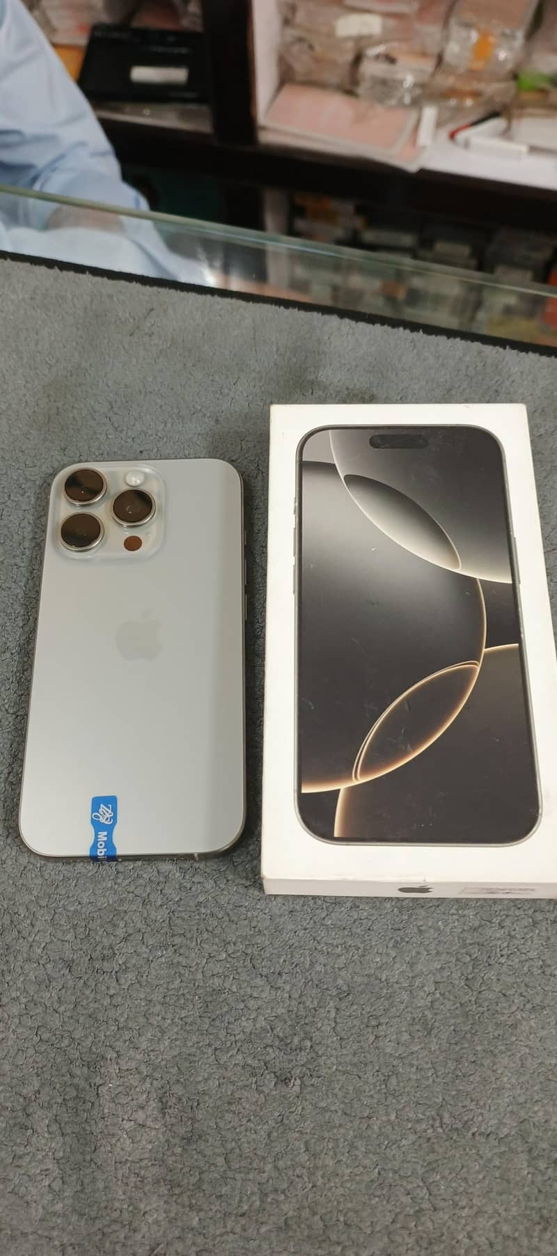 Apple iPhone 16 Pro 0