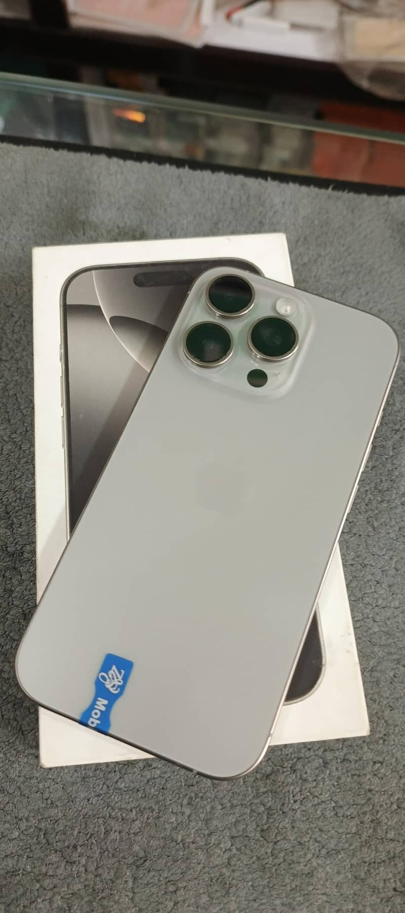 Apple iPhone 16 Pro 1