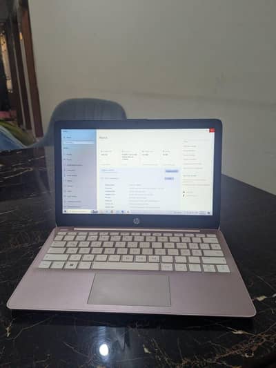 HP stream 11 laptop Intel Celeron N4120 4GB RAM 58Gb SSD Good