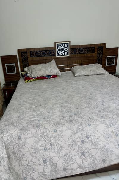 Bed set with dressing table, side tables and matters