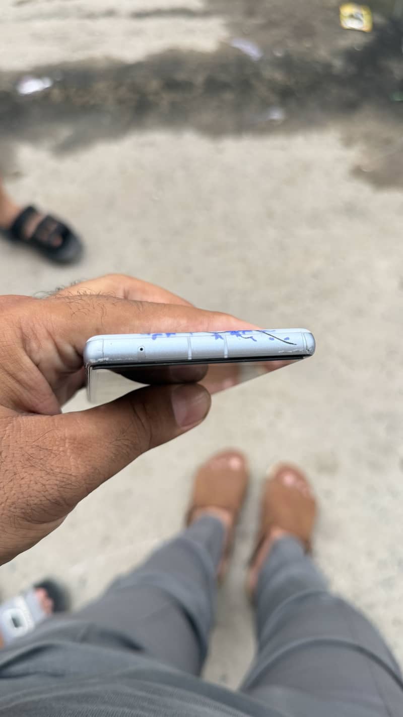 Google Pixel 7a 2