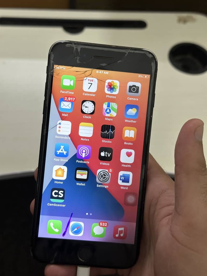 Apple iPhone 7 Plus 0