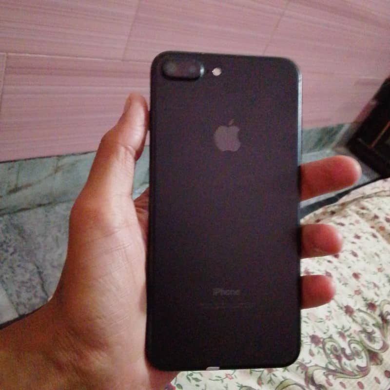Apple iPhone 7 Plus 03212095228 1