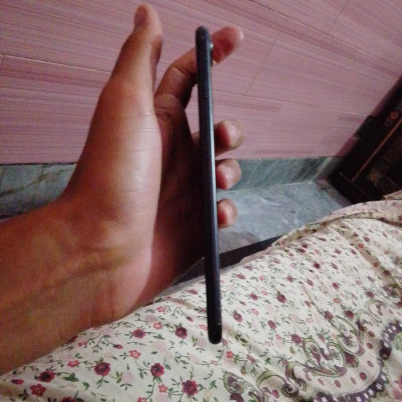 Apple iPhone 7 Plus 03212095228 2