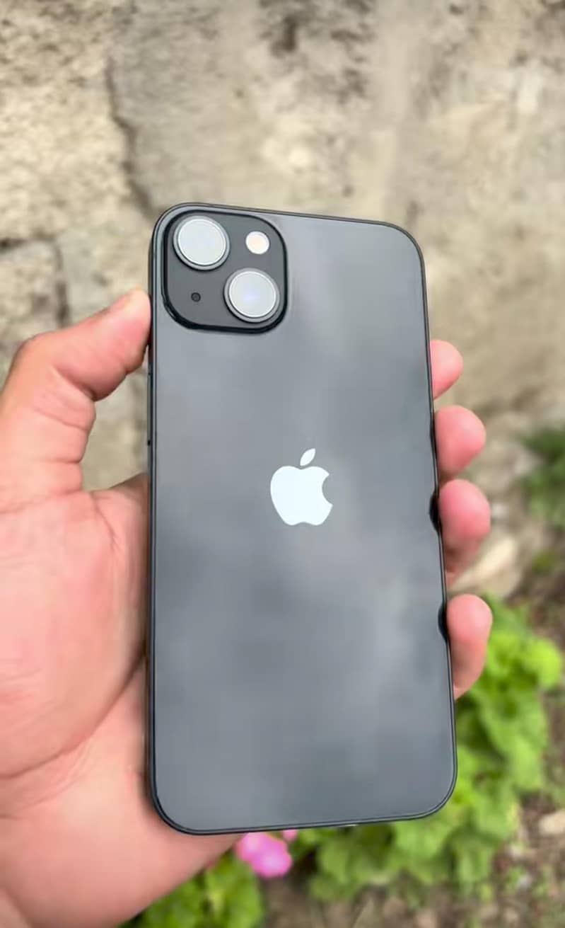 Apple iPhone 13 0