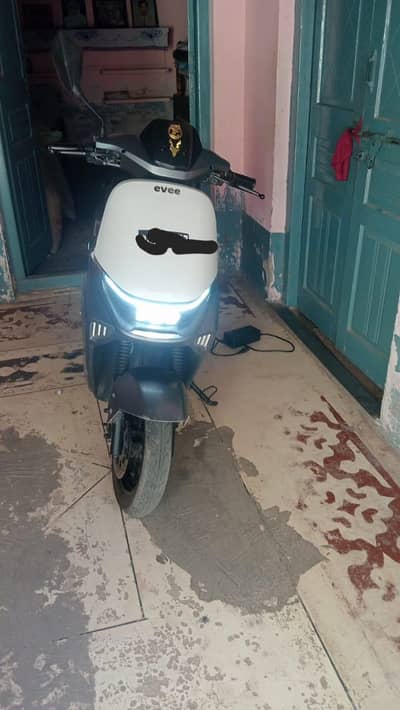 EVEE Scooty S1 model