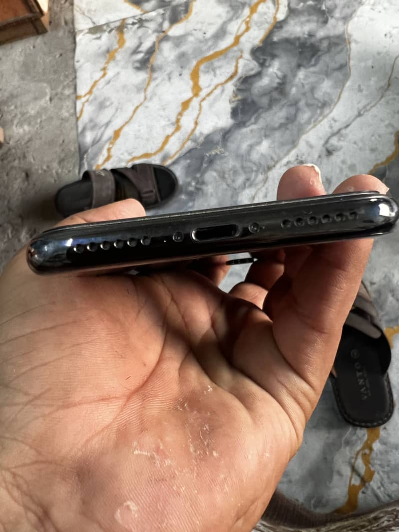 Apple iPhone X 6