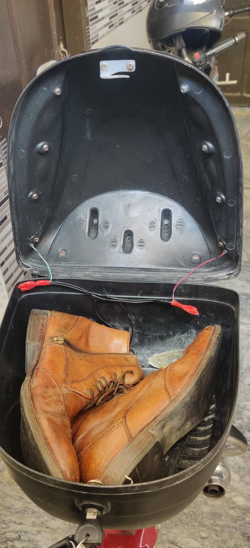 TailBox with Lights 2