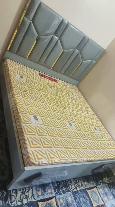 Premium high gloss furniture set for sale bed,dressing table,wardrobe