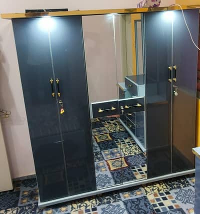 Premium high gloss furniture set for sale bed,dressing table,wardrobe