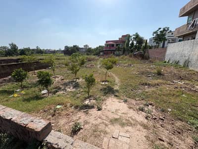 16 marla plot gohd pur model town wakhri dunia 03107777382