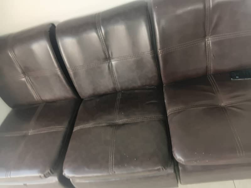 3 sofas 2