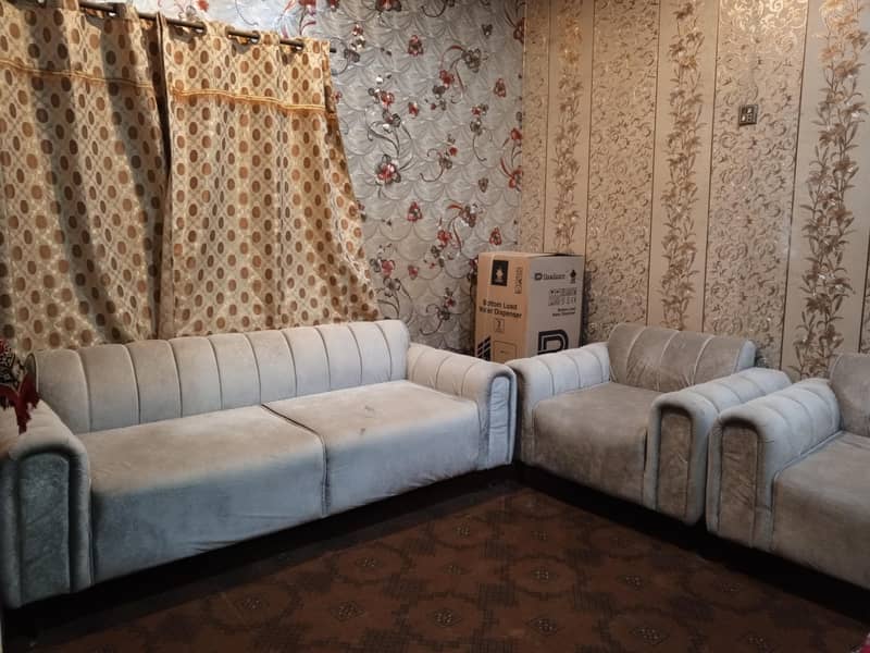 Sofa set 0