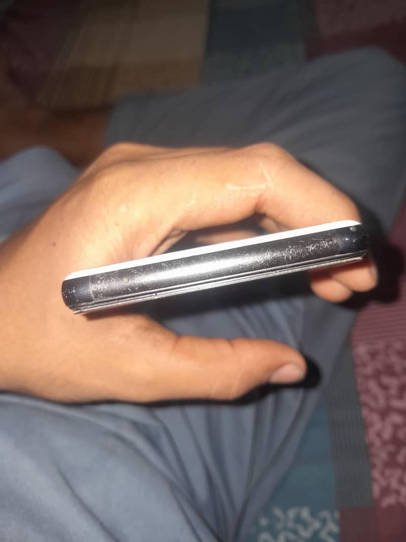 Google Pixel 6a 4