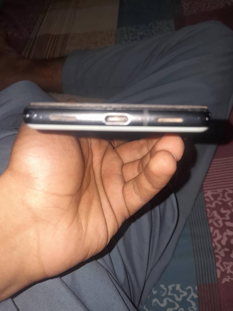 Google Pixel 6a 5