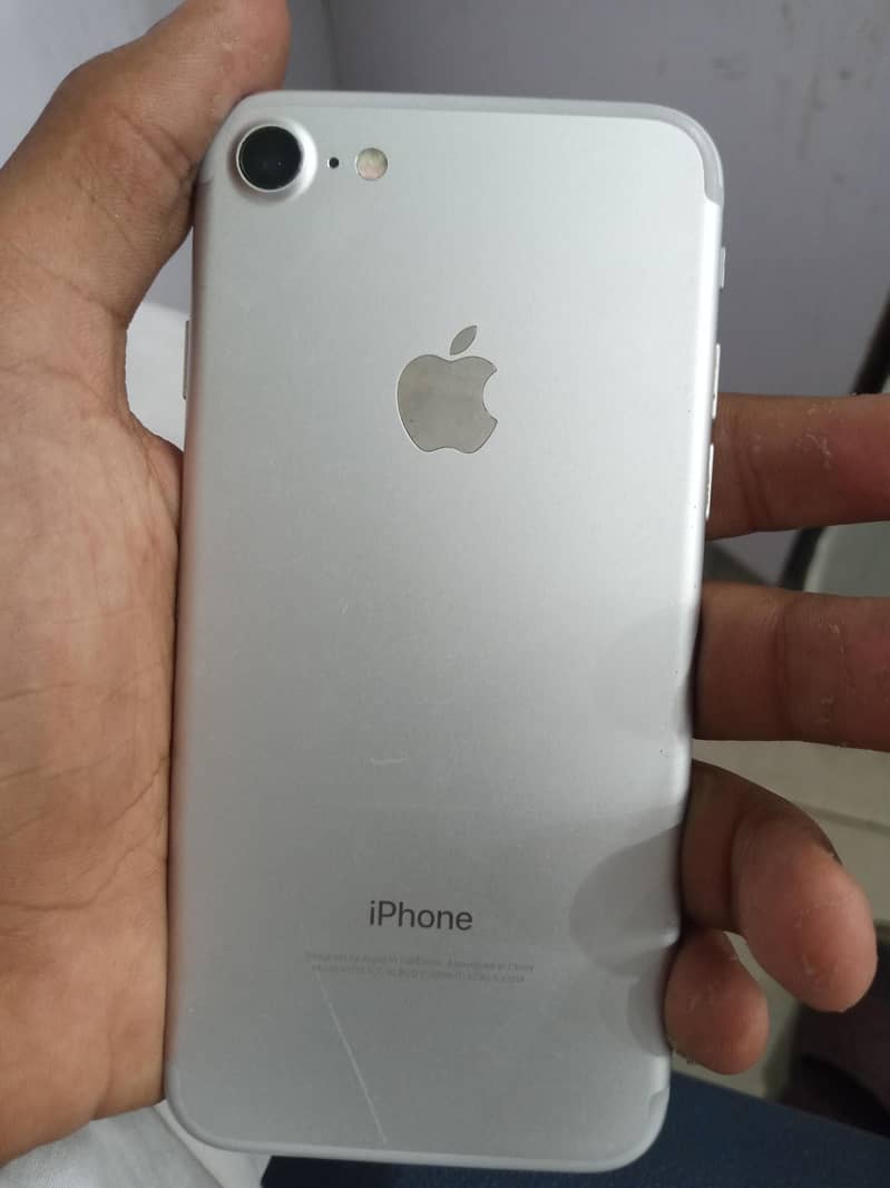 Apple iPhone 7 1