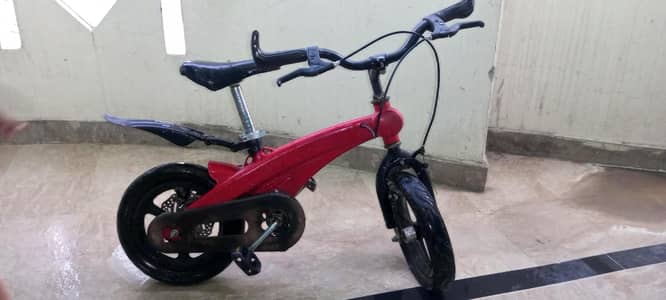 Taiwan cycle,in very good condition, max 8,9 sal tk k bcho k liye