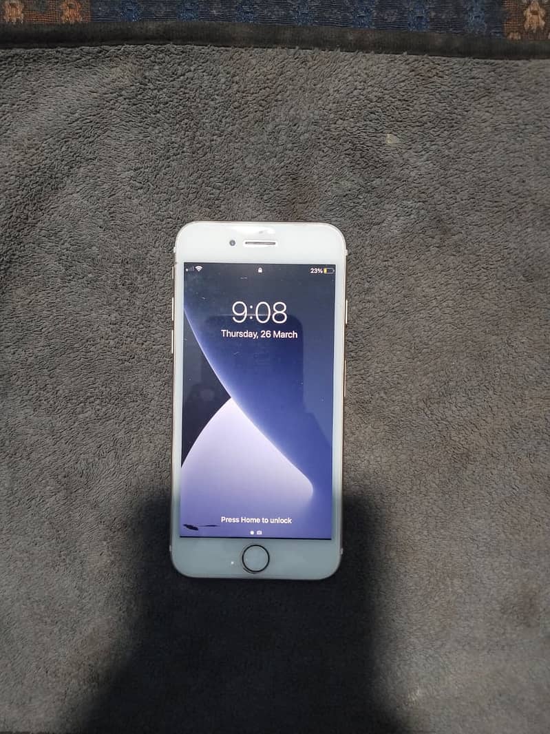 Apple iPhone 7 0