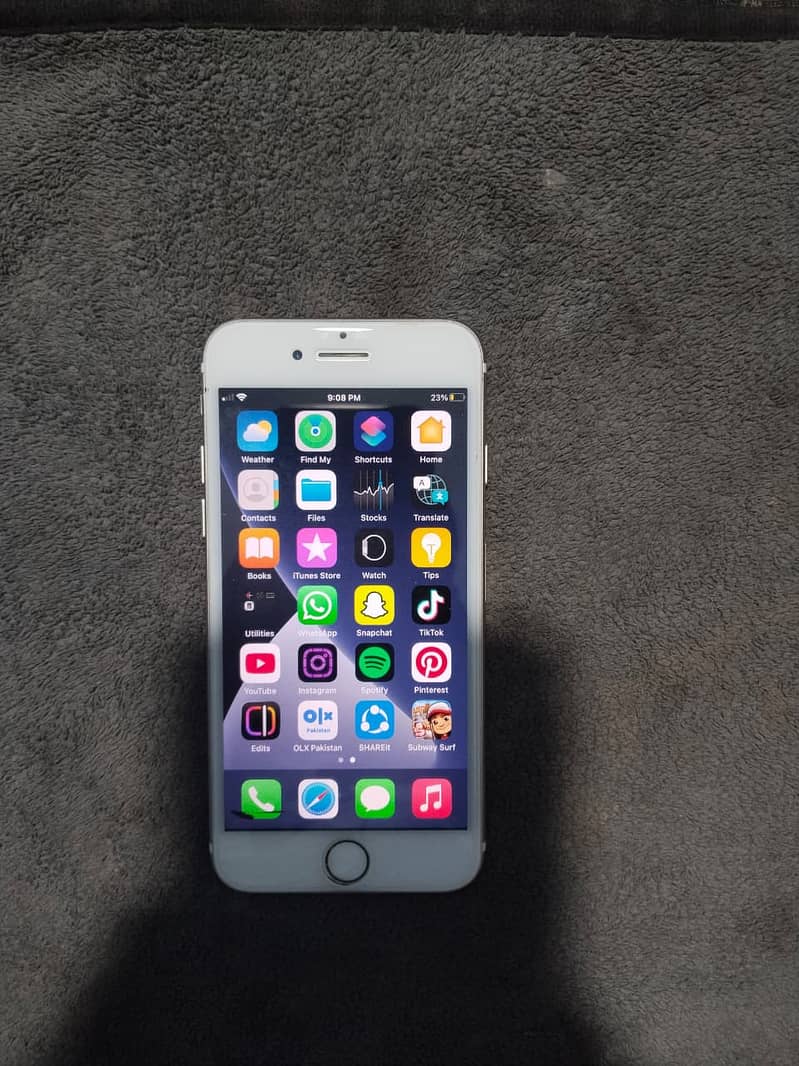 Apple iPhone 7 1