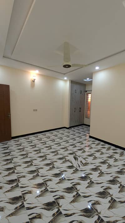 GULBERG RESIDENCIA 7M UPPER FLOOR FOR RENT