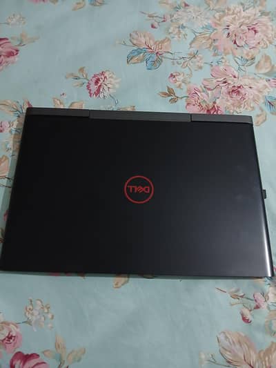 DELL INSPIRON 15-7577-- i7 7th gen 6gb graphics card Nvidia