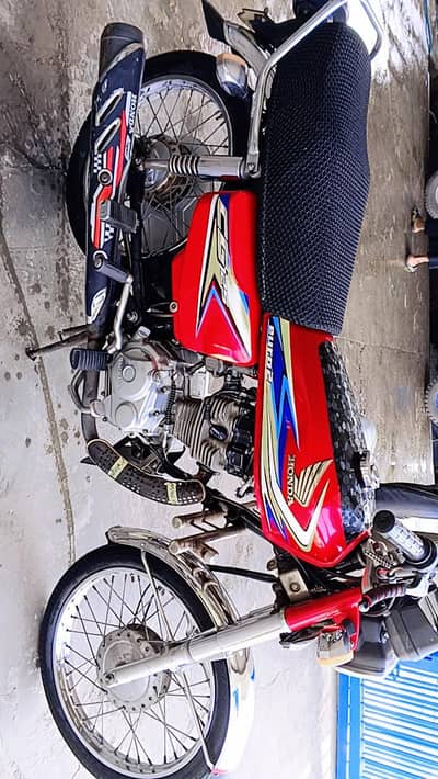 Honda CG125 condition 10/10. . . . . Urgent sale