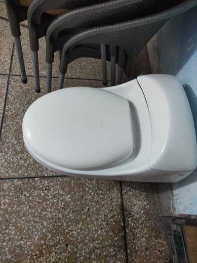 One Piece Ceramic Comode