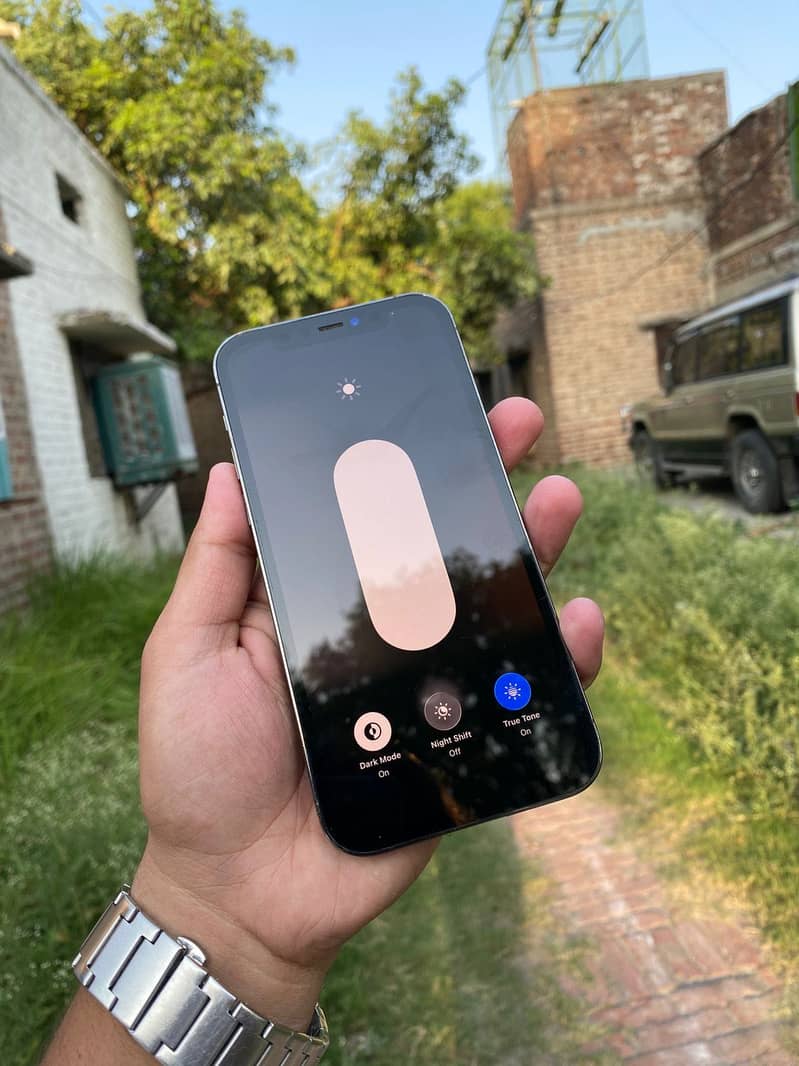 iPhone 12 Pro 4