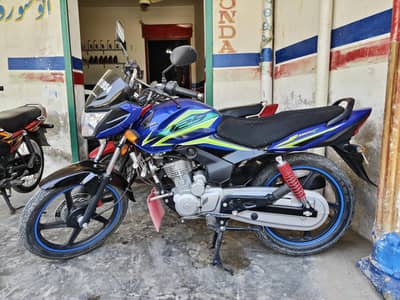 CB 125 F