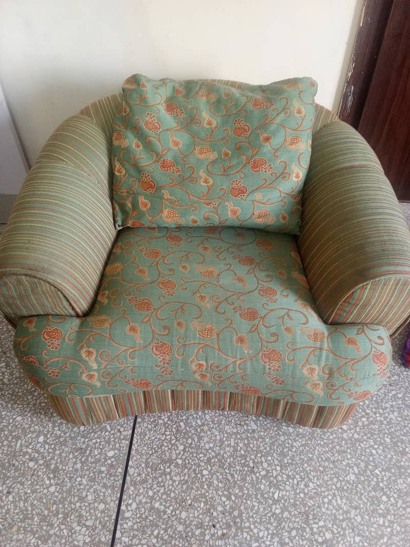 7 seater sofa set. 0