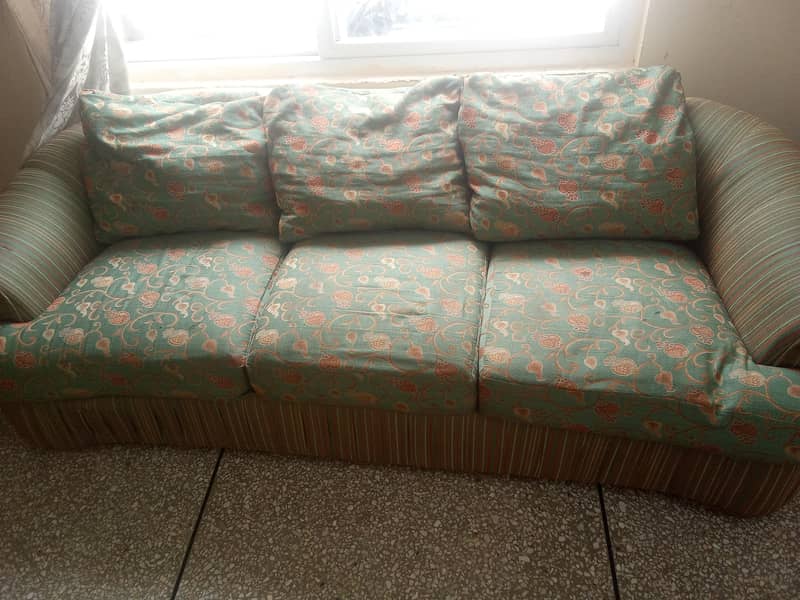 7 seater sofa set. 2