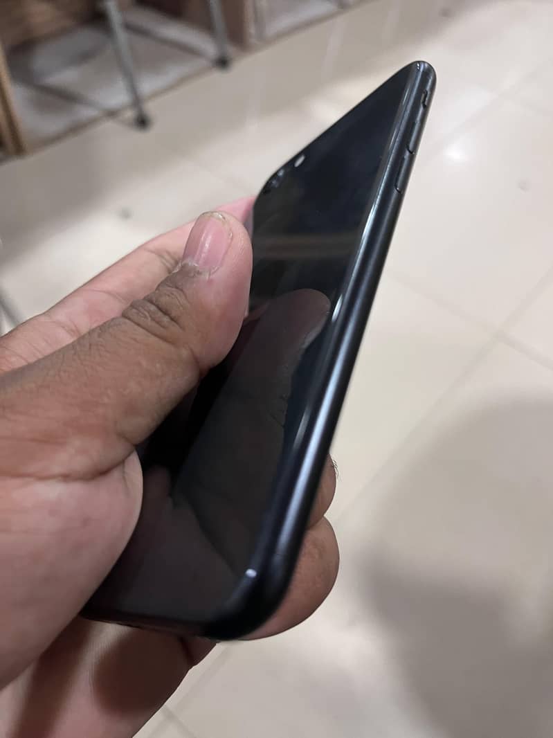 Apple iPhone SE 3