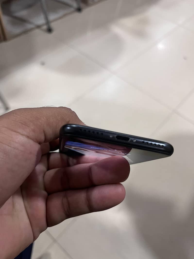 Apple iPhone SE 6