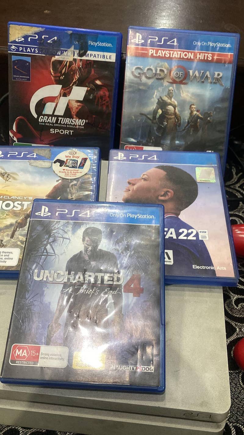 PS4 slim 1