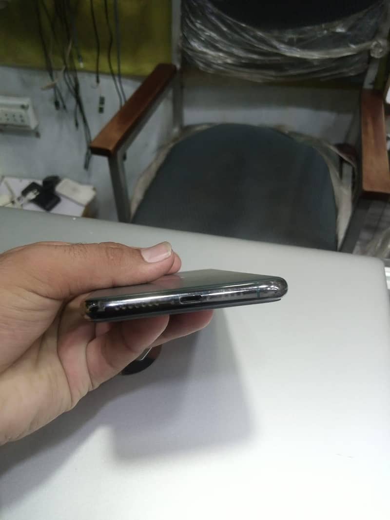 iphone 11 pro max 8