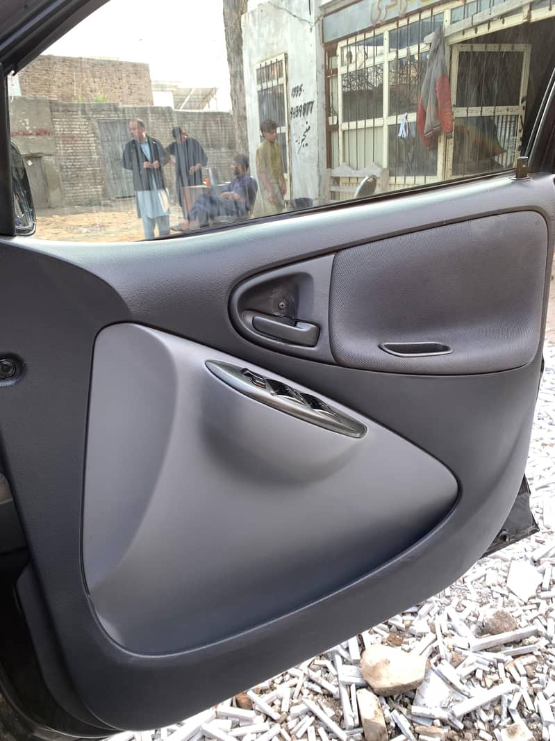 Toyota vitz 1300 cc 2002 3