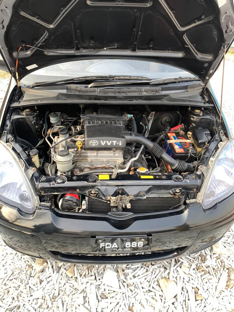 Toyota vitz 1300 cc 2002 4