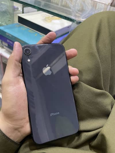 iPhone XR gaming device
