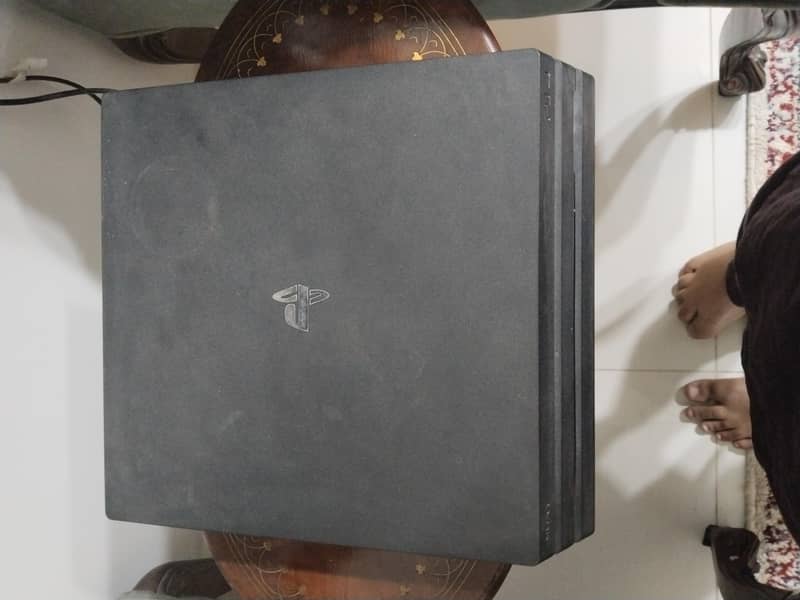 PS4 Pro ( Used ) with 1 controller 0