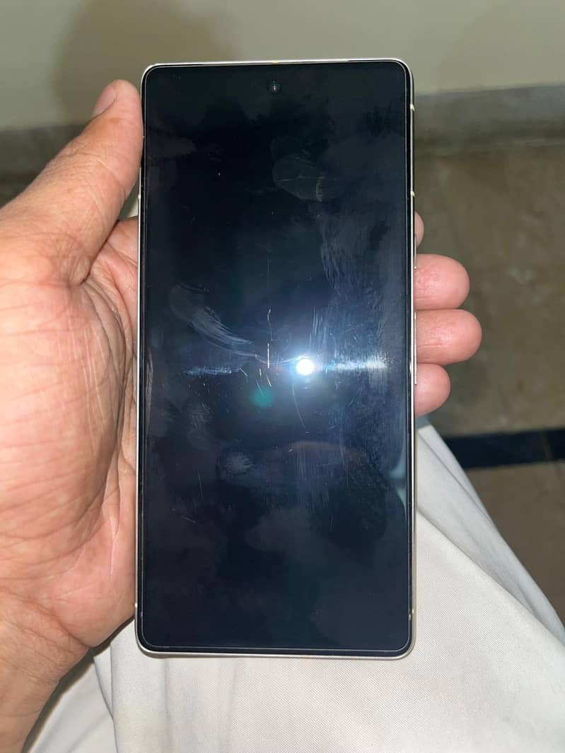 Google Pixel 7 4