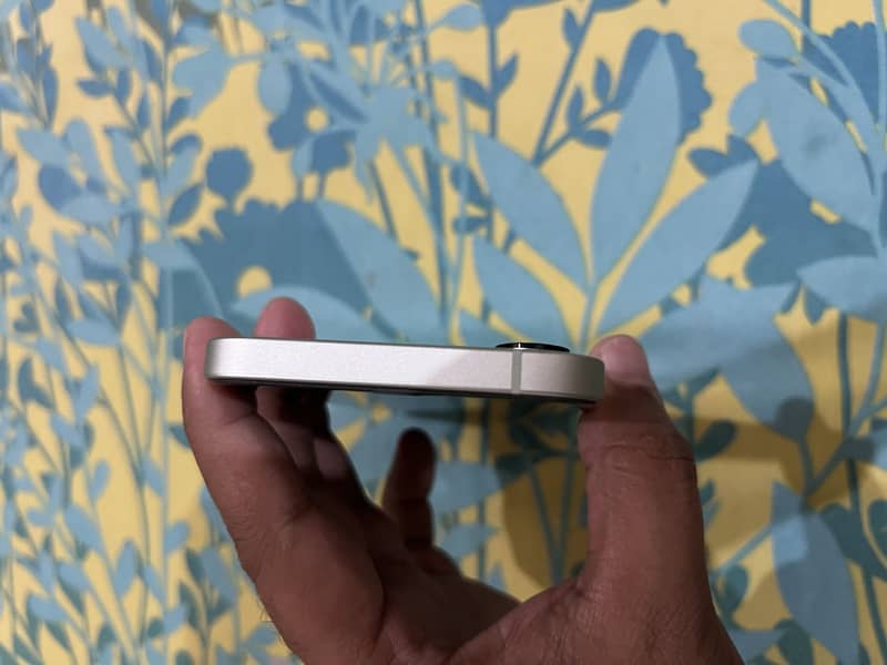 Apple iPhone 12 2