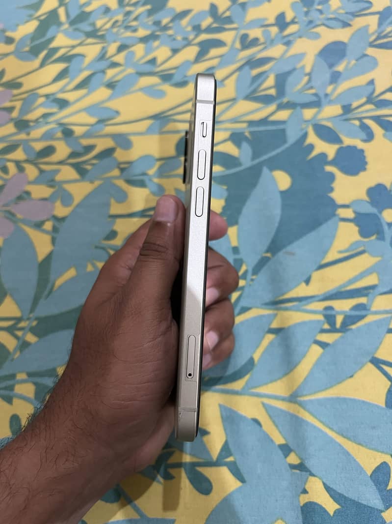 Apple iPhone 12 3