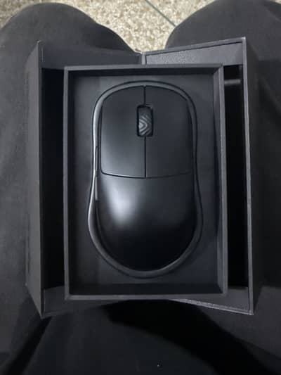 Scyrox v8 original gaming mouse